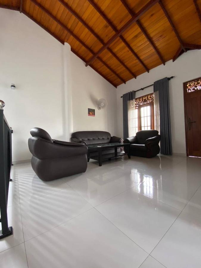 Ceylonia Guest Hotel Weligama Buitenkant foto